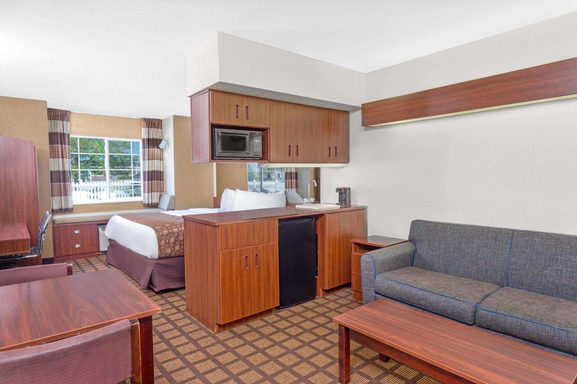 Microtel Inn & Suites By Wyndham Green Bay Extérieur photo