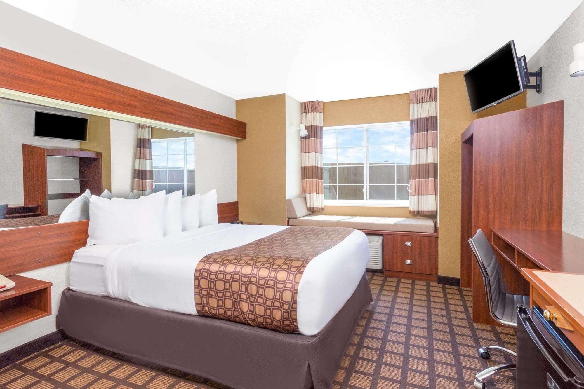 Microtel Inn & Suites By Wyndham Green Bay Extérieur photo
