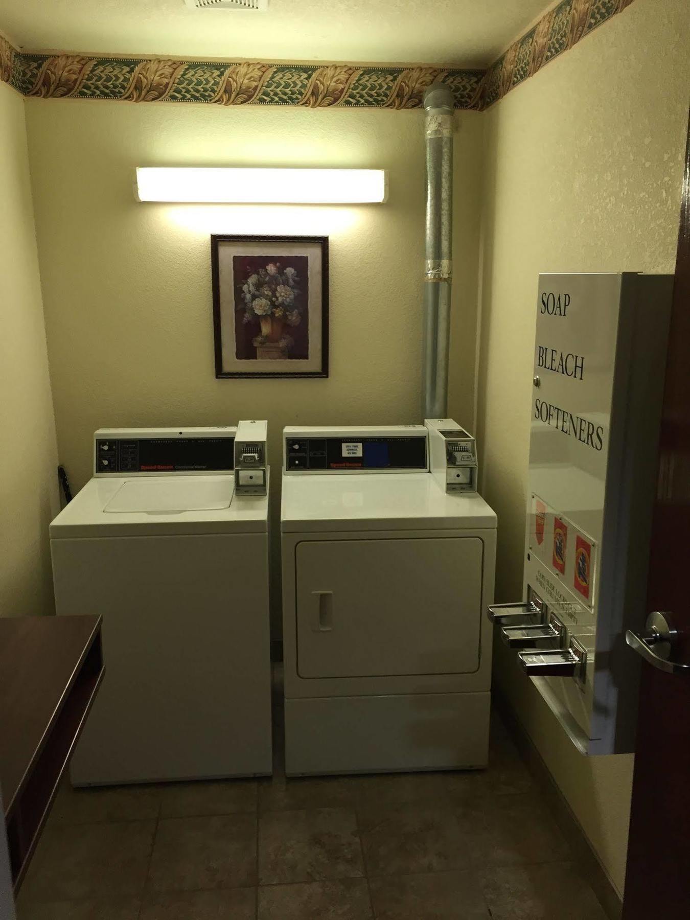 Microtel Inn & Suites By Wyndham Green Bay Extérieur photo