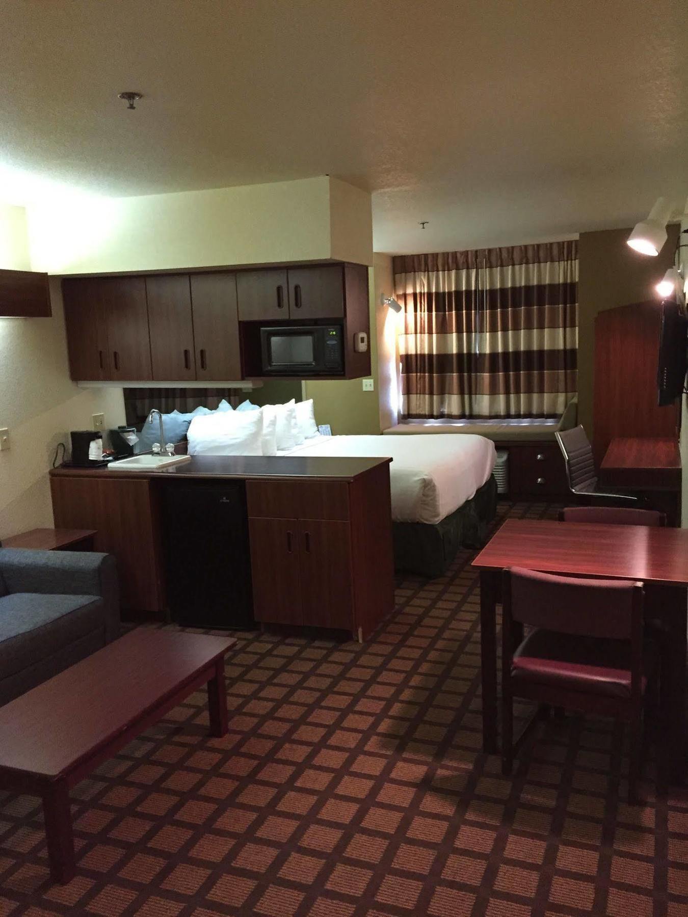 Microtel Inn & Suites By Wyndham Green Bay Extérieur photo