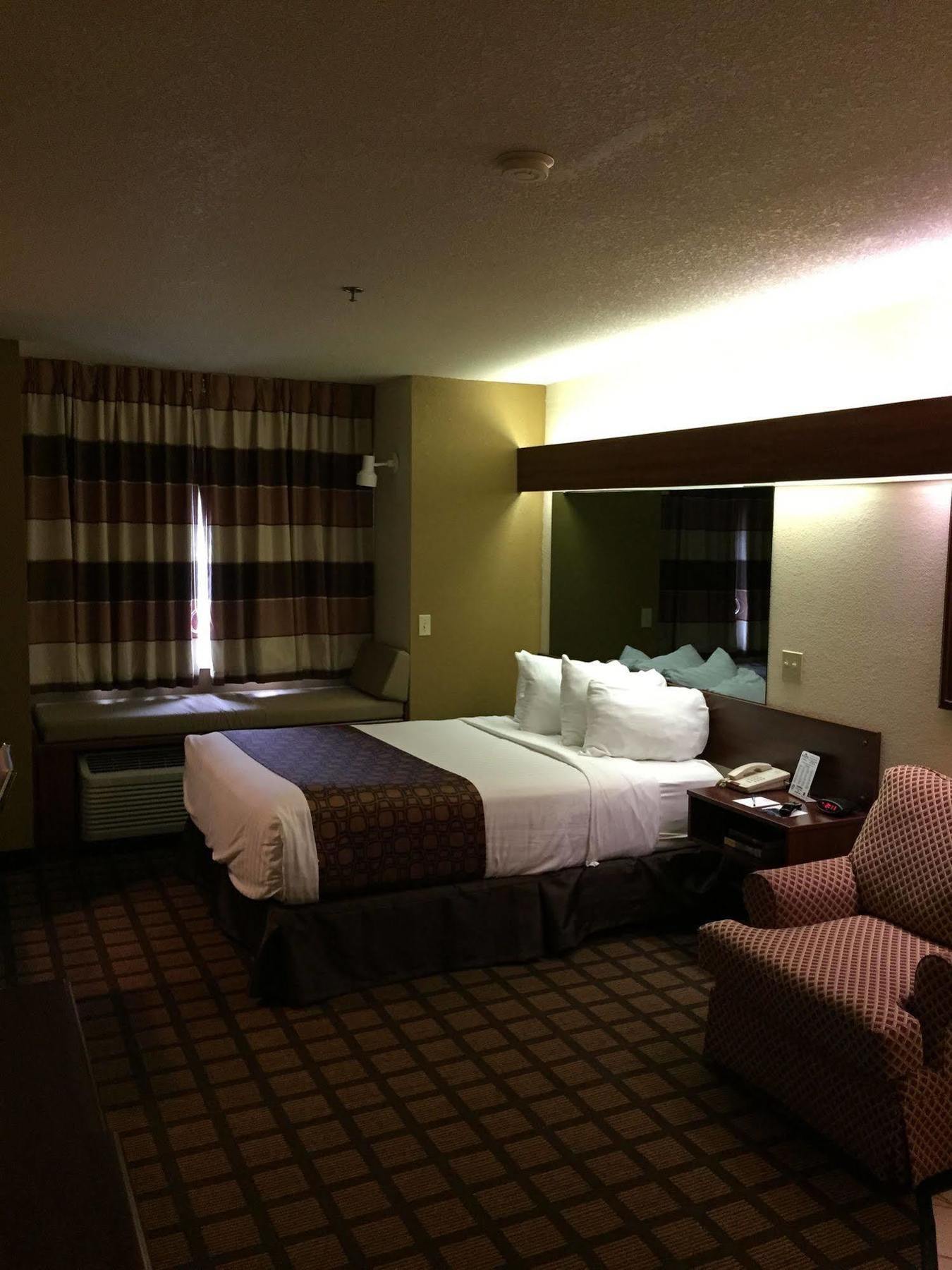 Microtel Inn & Suites By Wyndham Green Bay Extérieur photo
